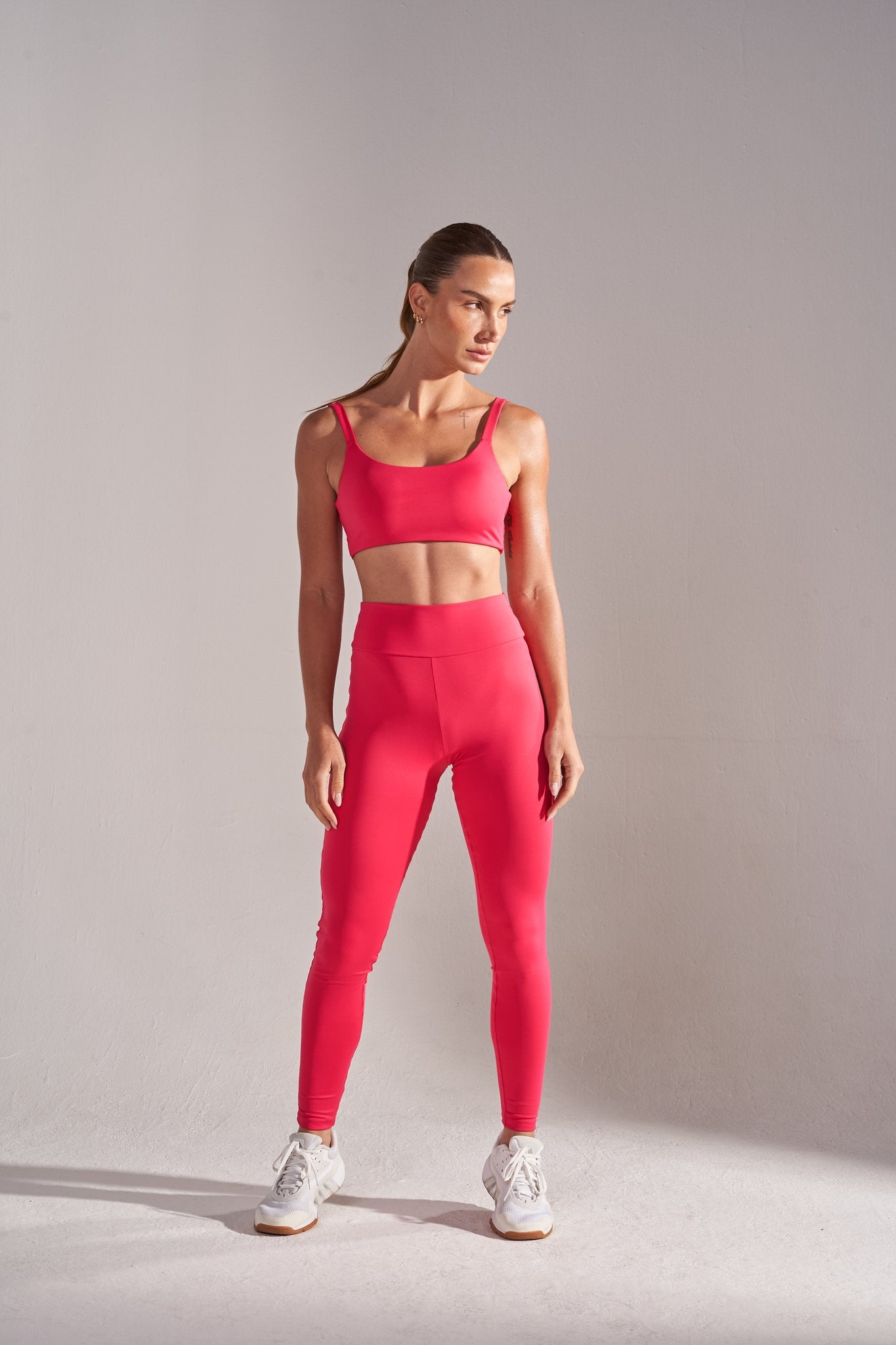 COMPRE O LOOK - Legging + Top